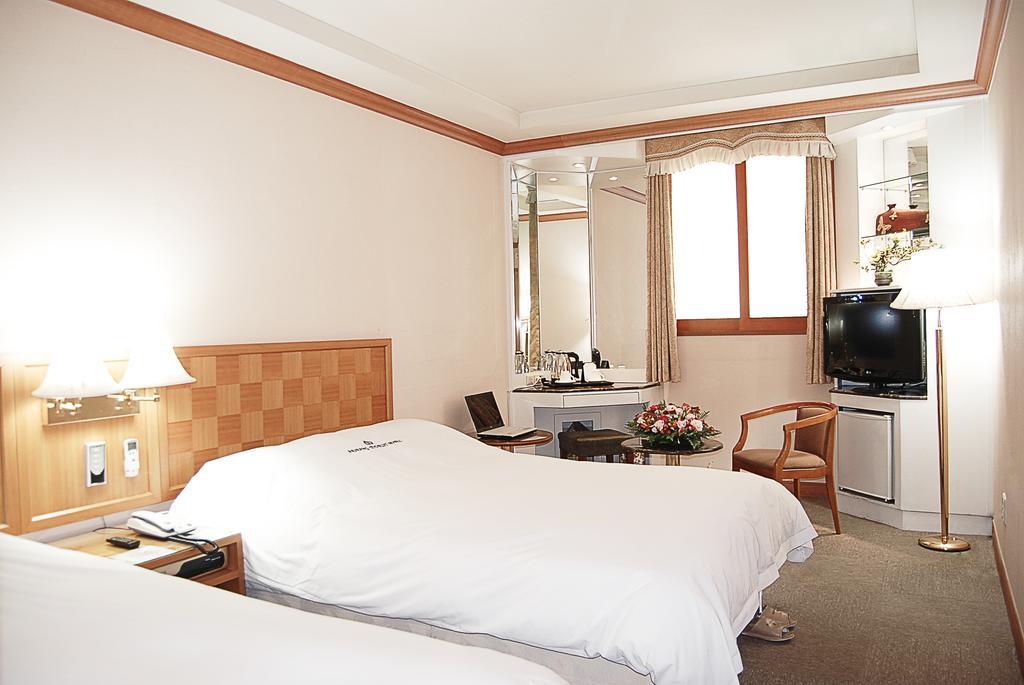 Arirang Tourist Hotel Changwon Zimmer foto